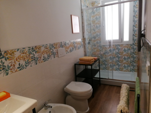 Ferienwohnung Floral House Badezimmer