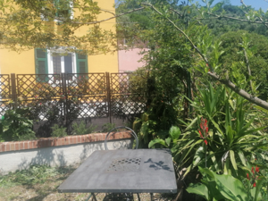 Ferienwohnung Floral House Garten