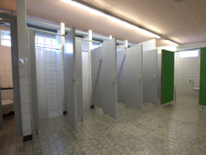Gruppenhaus SJBZ Haus B Duschen