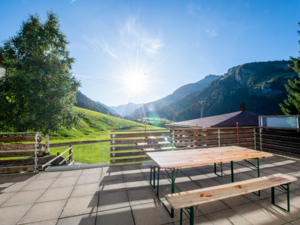 Ferienheim Hüschera Lodge Terrasse