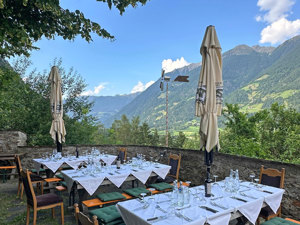Maison de groupes Schloss Neuhaus Terrasse