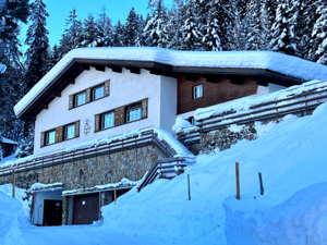 Ferienhaus Davos Hausansicht Winter