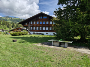 Maison de vacances Saanenmöser Vue de la maison été