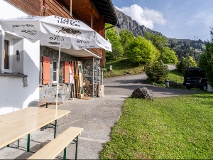 Gruppenhaus Mullern Terrasse Sommer