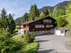 Gruppenhaus Mullern Hausansicht Winter