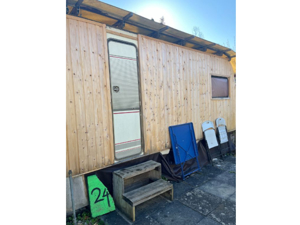 Camping Le Chandelier Chalets & Wohnmobile Hausansicht