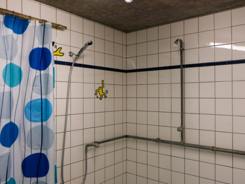 Boyscout camp Hentschenried Spiez Showers