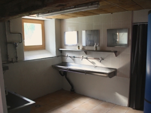 Gruppenhaus Colonie la Chotte Sanitäre Anlagen