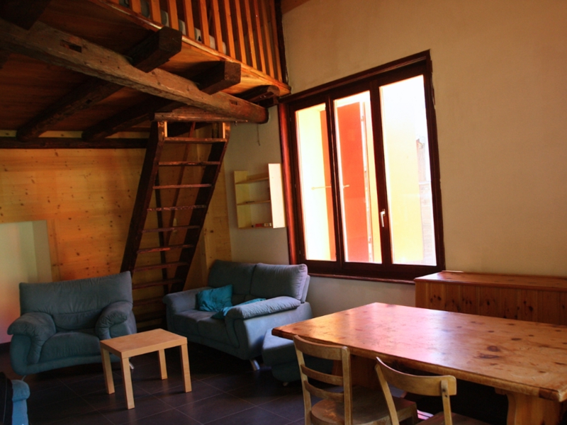 Maison de groupes Colonie la Chotte Salle à manger et salon