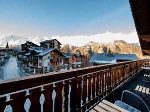 Group accommodation Allalin Location