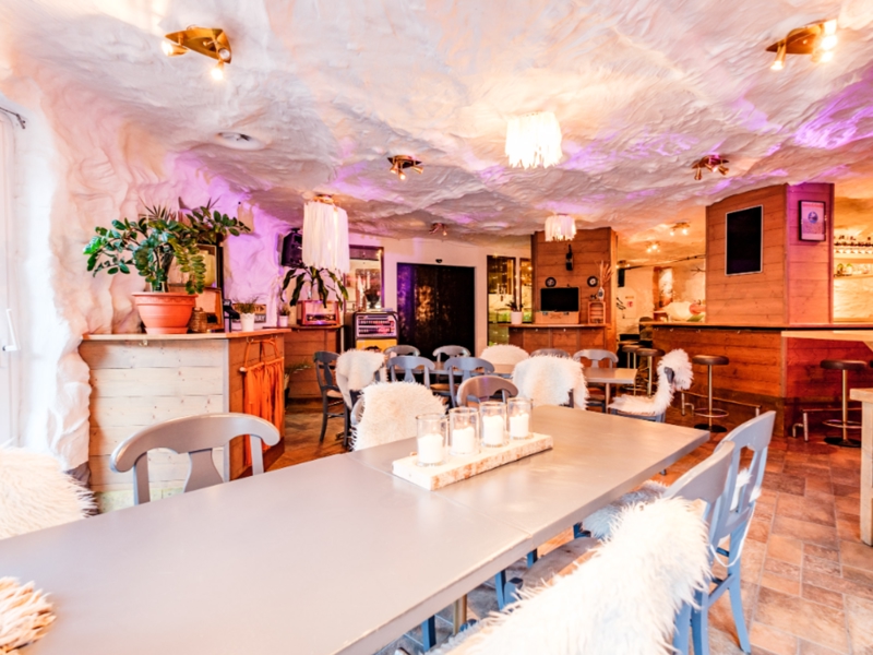 Gruppenhaus Allalin Esszimmer