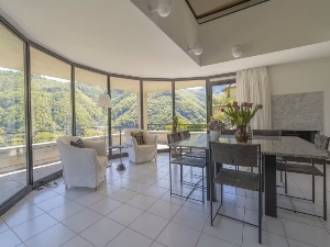 Holiday house Wild Valley Architettura Dining room