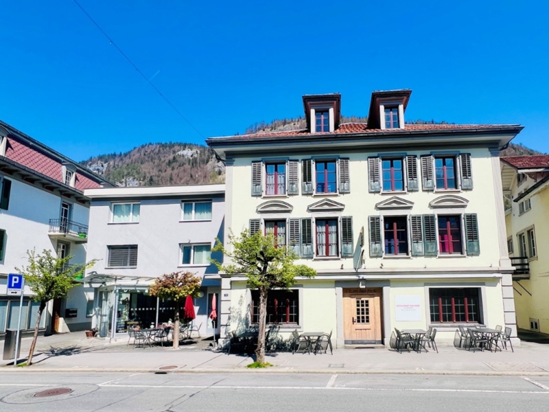 Hotel Rebstock Meiringen Hausansicht Sommer