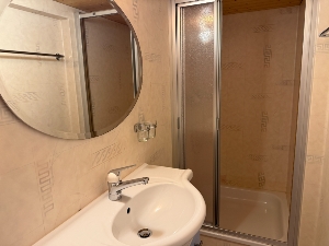 Seminar- und Gästehaus DASCO-Isenthal Badezimmer