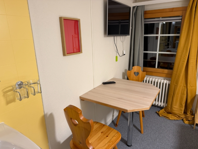Seminar- und Gästehaus DASCO-Isenthal Schlafzimmer