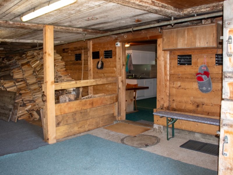 Alphütte Balisalp Rain Eingansbereich