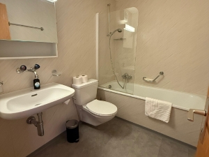 Group accommodation Rütilodge Bathroom