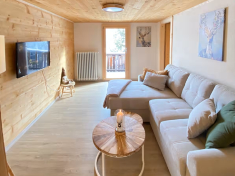 Ferienwohnungen Camischolas Wohnzimmer