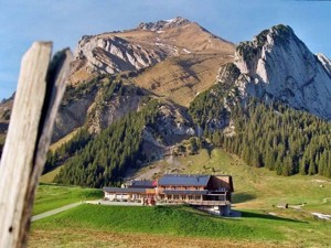 The mountain restaurant Gamplüt.