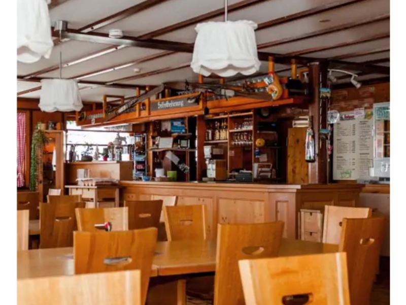 Mountain hostel Emmendinger Hütte Dining room