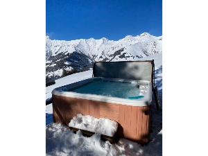 Chalet Hoechst Hot Pot