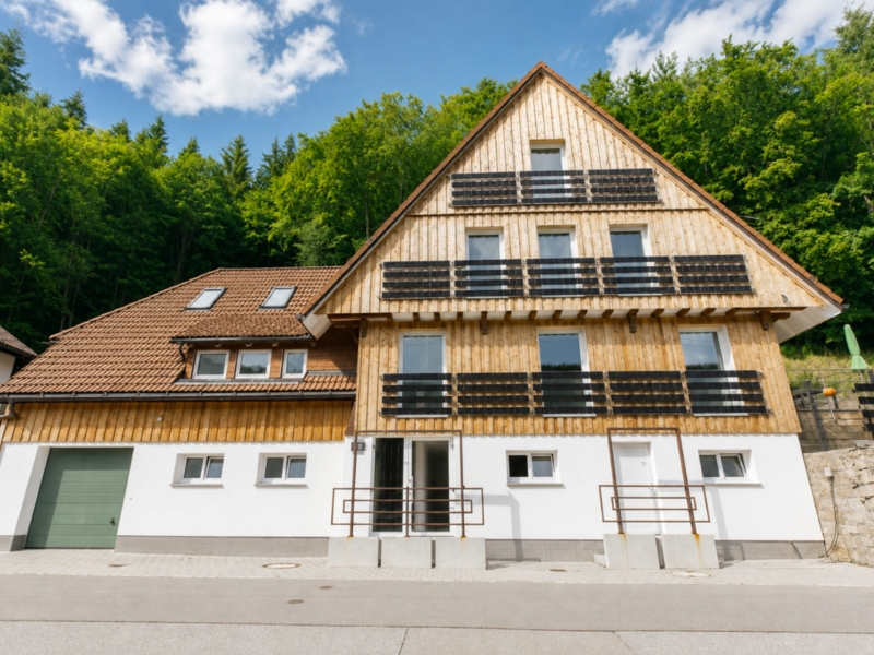 Ferienhaus zur Talsperre Hausansicht Sommer