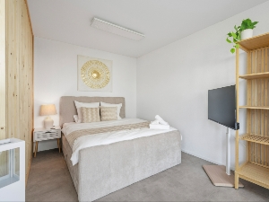Schlafzimmer im Gartenapartment.