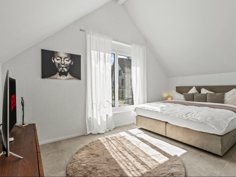 Schlafzimmer in der Dachgeschosswohnung.