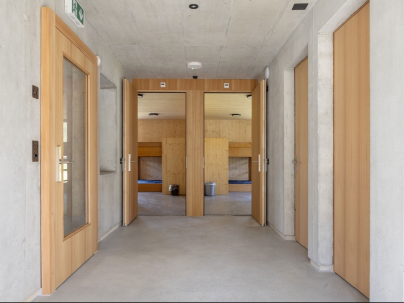 Der Hausflur mit Blick in die Schlafzimmer