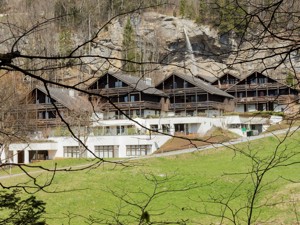 Gruppenhaus CVJM Zentrum Hasliberg Gästehaus Rosenlaui Hausansicht Sommer