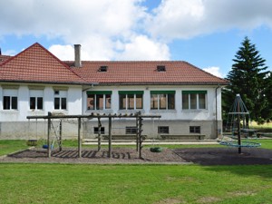 Gruppenhaus Chante-Joux Hausansicht Sommer