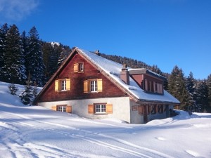 Ferienlager Mittelsäss Hausansicht Winter