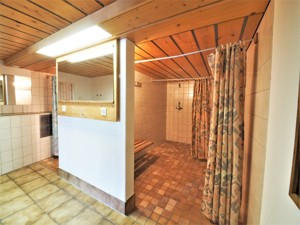 Group accommodation Nidegg Showers