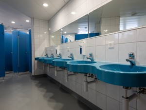 Centre sportif Kuspo Haus 2 Installations sanitaires