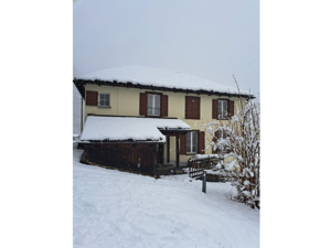 Gruppenhaus Landarenca Hausansicht Winter