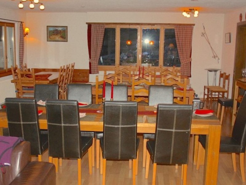 Group accommodation Wildhorn Dining room