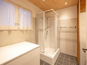 Group accommodation Chalet Schweizerhaus Showers