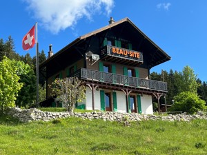 Gruppenhaus Chalet Beau-Site Hausansicht Sommer