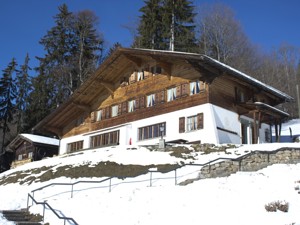 Friends of nature accommodation Beatenberg House view winter