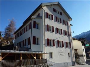 Maison de jeunes Plazi Vue de la maison été