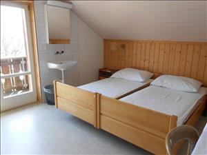 Group accommodation Vereinshaus Aeschi Double room