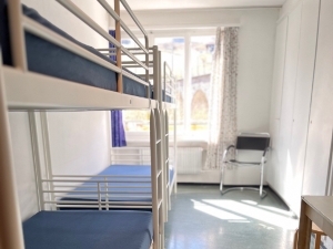 L'une des chambres à quatre lits