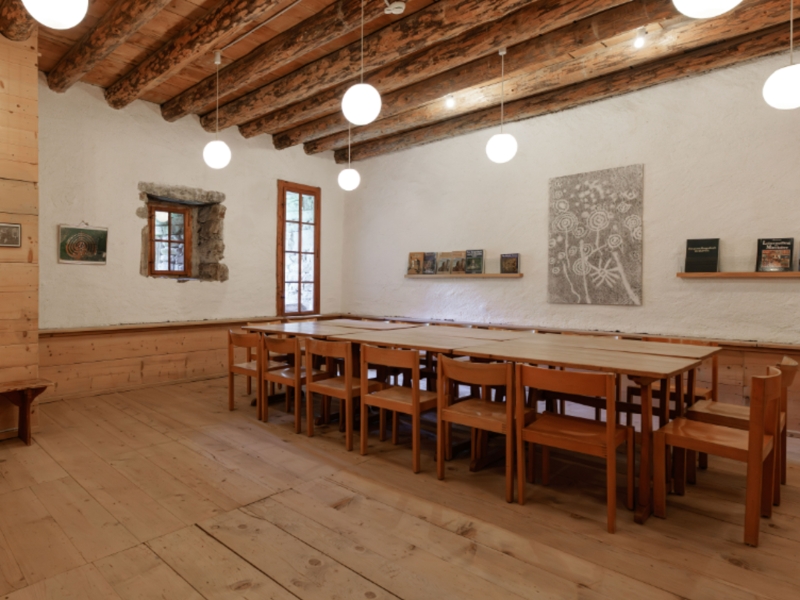 Youth Hostel Sils Seminar room