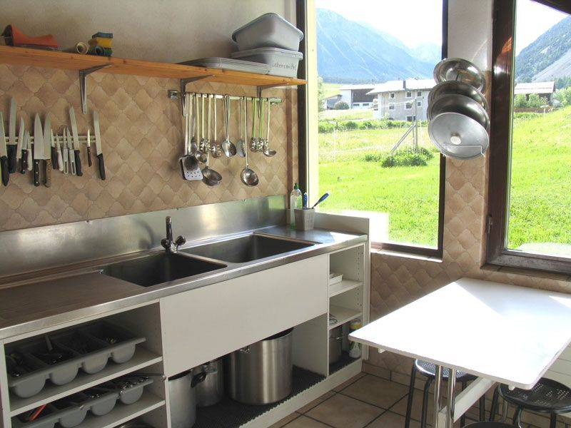 Holiday hostel Chasa d'Aint Kitchen