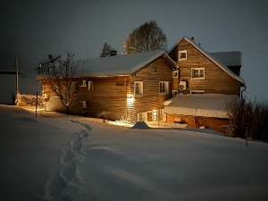 Group accommodation AmdenLodge House view winter