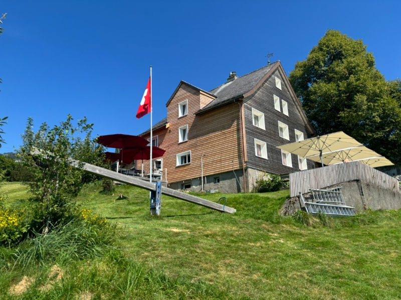 Group accommodation AmdenLodge House view summer
