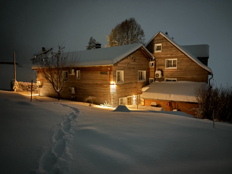 Group accommodation AmdenLodge House view winter