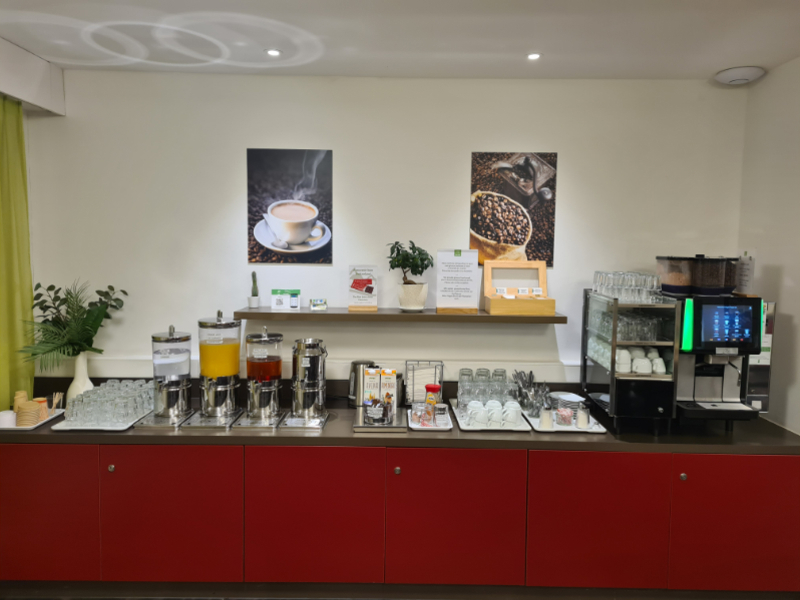 Hostel NYON HOSTEL Restaurant