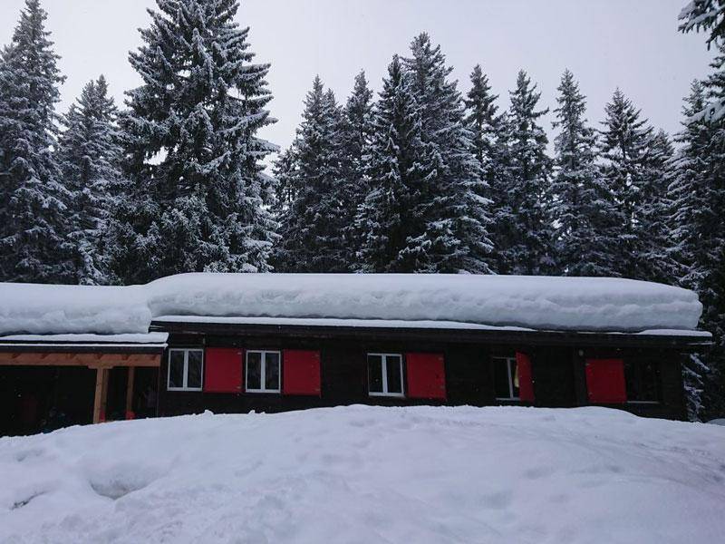 Lagerhaus Tgapalotta Hausansicht Winter