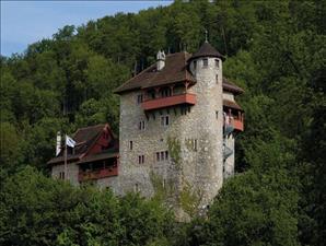 Burgen und Schlösser